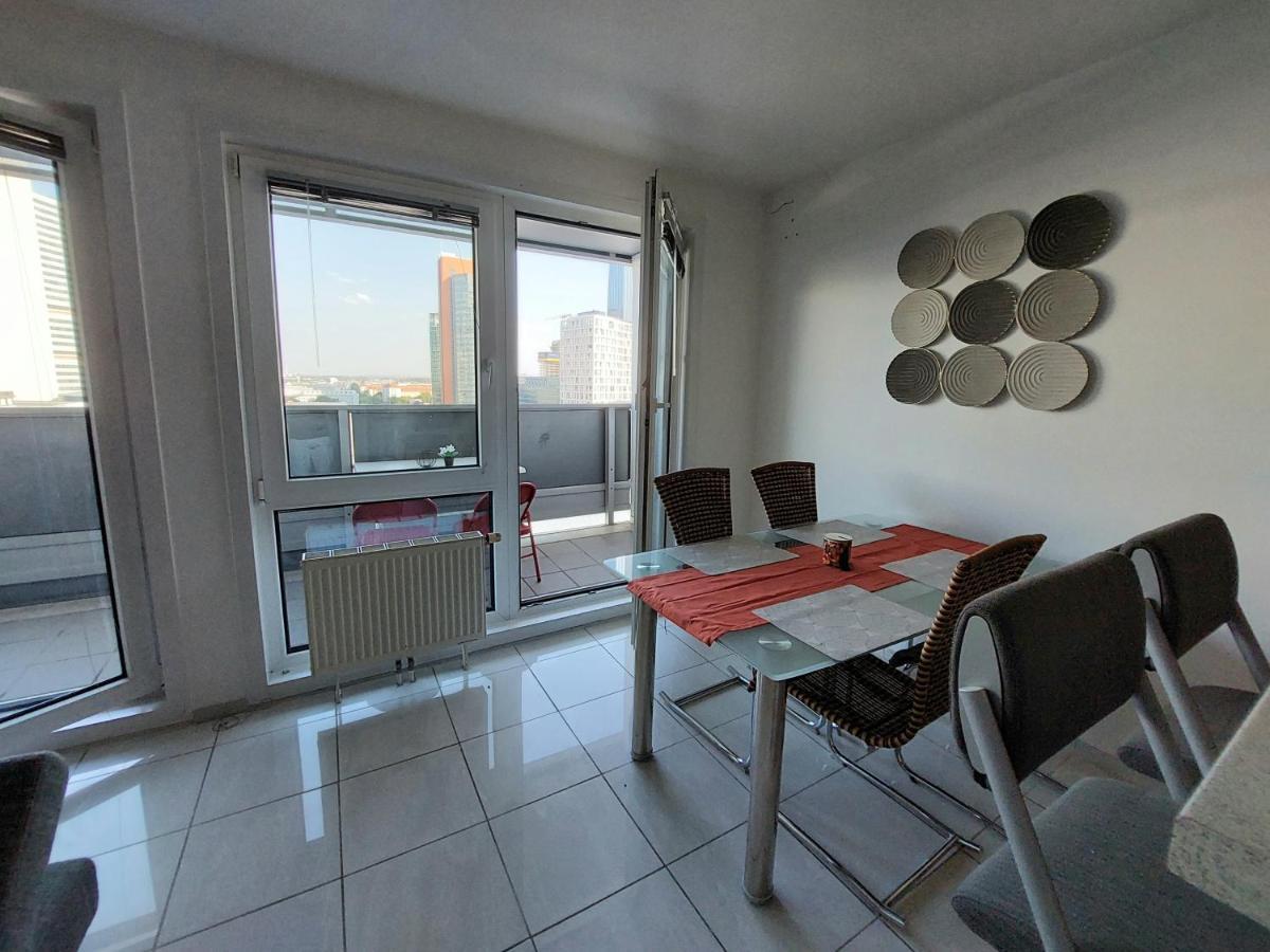 Tower Apartment With Private Terrace Next To Uno Vienne Extérieur photo